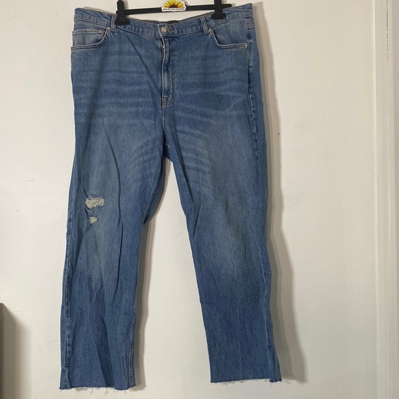 ASOS Curve Distressed Mom Jeans - Picture 2 of 4